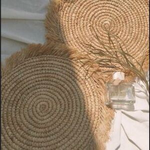 15.7” woven placemats